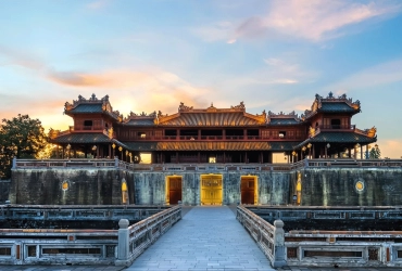 Hue - Visite de la ville (B/-/-)