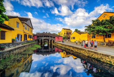 Hue - Danang - Hoian (B/-/-)