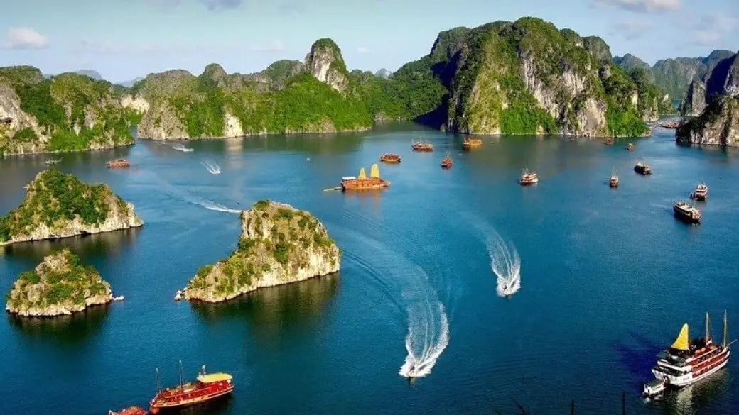 Baie d'Halong – Hydravion – Hanoi